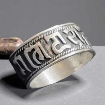 Anillo Mantra Om Mani Padme En Plata 0,7 Cm 5,5 Gr Art 1005