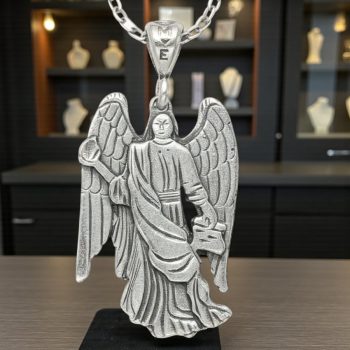 Dije Arcangel Uriel En Plata 3 X 2 Cm 7 Gr Luz Y Justicia Divina Art 1147