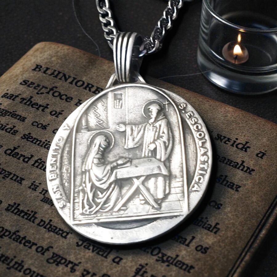 Dije San Benito Santa Escolástica Plata 3 Cm 15 Gr Art 1289