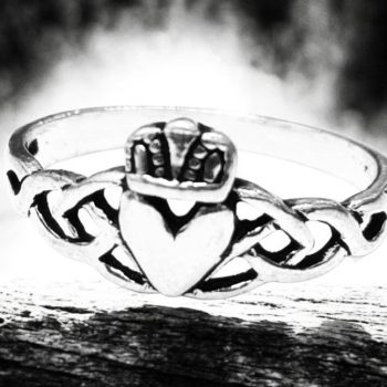 Anillo Celta Claddagh Con Nudo En Plata 3 Gr 0,6 Cm Art 1422