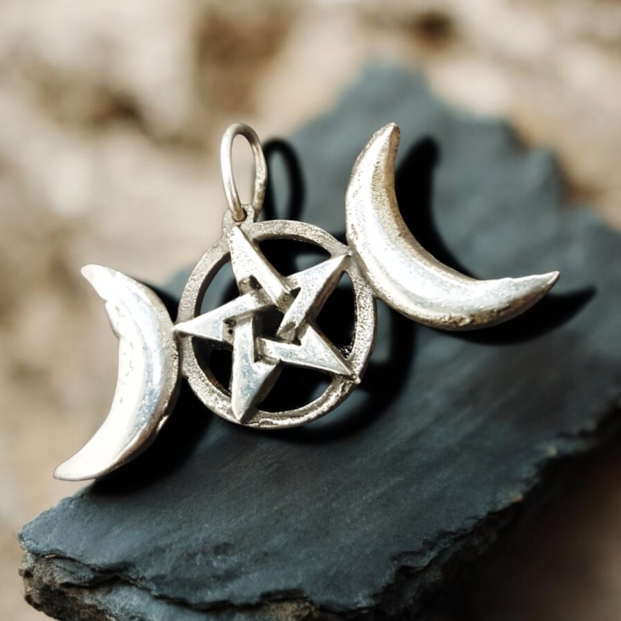 Dije Wicca Triple Diosa Pentaculo 3 X 1,5 Cm Plata Art 174