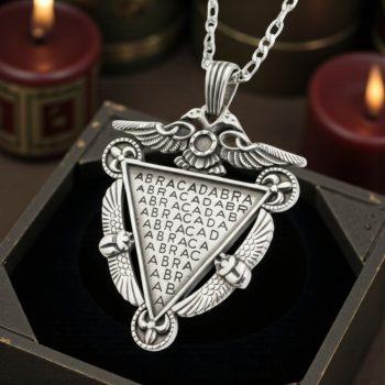 Dije Plata Abracadabra E Isis 4,5 X 4 Cm Pesa 15 Gr Art 196