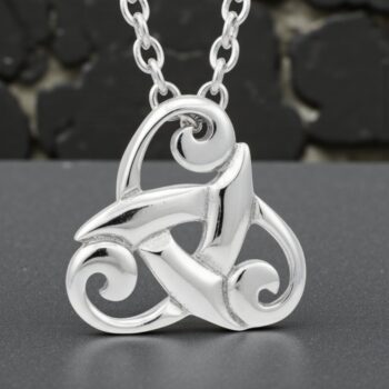 Dije Celta Triqueta En Plata 3 X 3 Cm 8 Gr Art 236