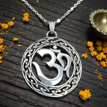 Dije Simbolo Del Om Con Guardas En Plata 3,5 Cm 8 Gr Art 251