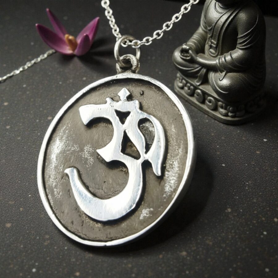 Dije Simbolo Om En Plata 2,7 Cm 10 Gr Art 255