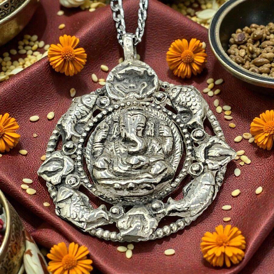 Medalla Ganesha En Plata 5 X 4 Cm Peso 25 Gr Art 266