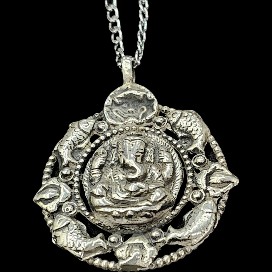 Medalla Ganesha En Plata 5 X 4 Cm Peso 25 Gr Art 266 - Imagen 2