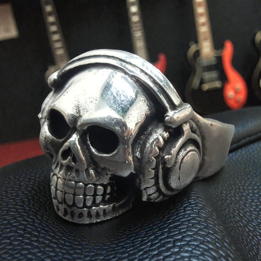 Anillo Calavera Auriculares Plata 2,5 X 2 Cm 17 Gr Art 401