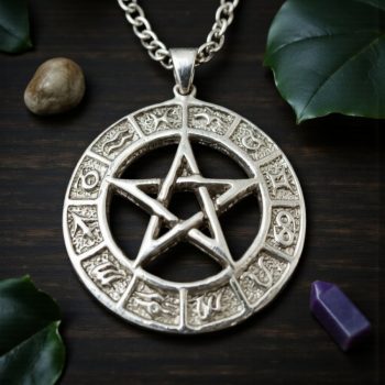 Dije Wicca Pentaculo En Plata Con Zoodiaco 5 Gr 3 Cm Art 491