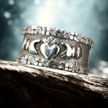 Anillo Celta Claddagh En Plata Ancho 1,1 Cm Art 574