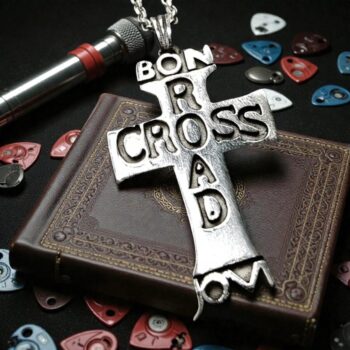 Dije Cruz Bon Jovi En Plata 5 X 2,5 Cm 6 Gr Art 623