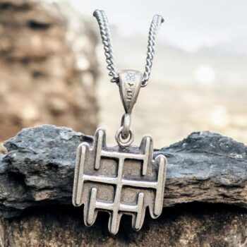 Dije Runa Celta Timidez 2 X 1,5 Cm 3,5 Gr En Plata Art 706