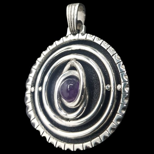 Dije Esenios En Plata Y Amatista 12 Gr 3,5 Cm Art 991