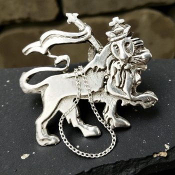 Dije Leon Judah Rastafari En Plata 3,5 X 2,5 Cm 8 Gr Art 498