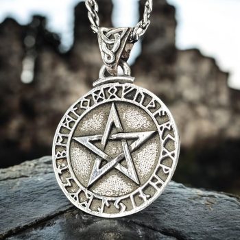 Dije Wicca Pentaculo Y Runas En Plata 5 Cm 14 Gr Art 147