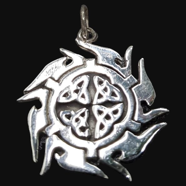 Dije Celta Triqueta  En Plata 3,5 X 2,5 Cm 8 Gr Art 681