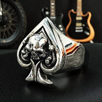 Anillo Calavera Dentro Carta Pica 3 X 2 Cm 23 Gr Art 878
