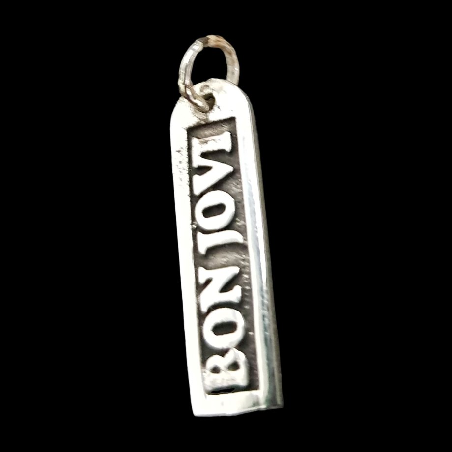 Dije Bon Jovi En Plata 2,5 Cm 2 Gr Art 579 - Imagen 3