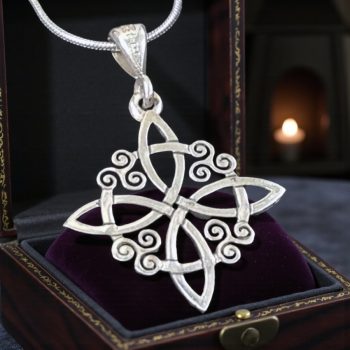 Medalla Nudo De Bruja En Plata En 3 Cm Plata Art 174