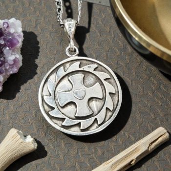 Dije Cruz Orlada En Plata 7 Gr 2,7 Cm Art 986