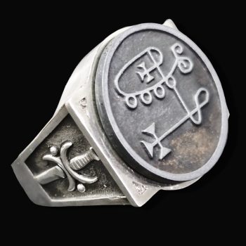Anillo Demonio 6 Duque Valefor 72 Demonios Clave menor de Salomón Goetia En Plata 2,2 cm x 1,8 cm 18 Gr Art 1784
