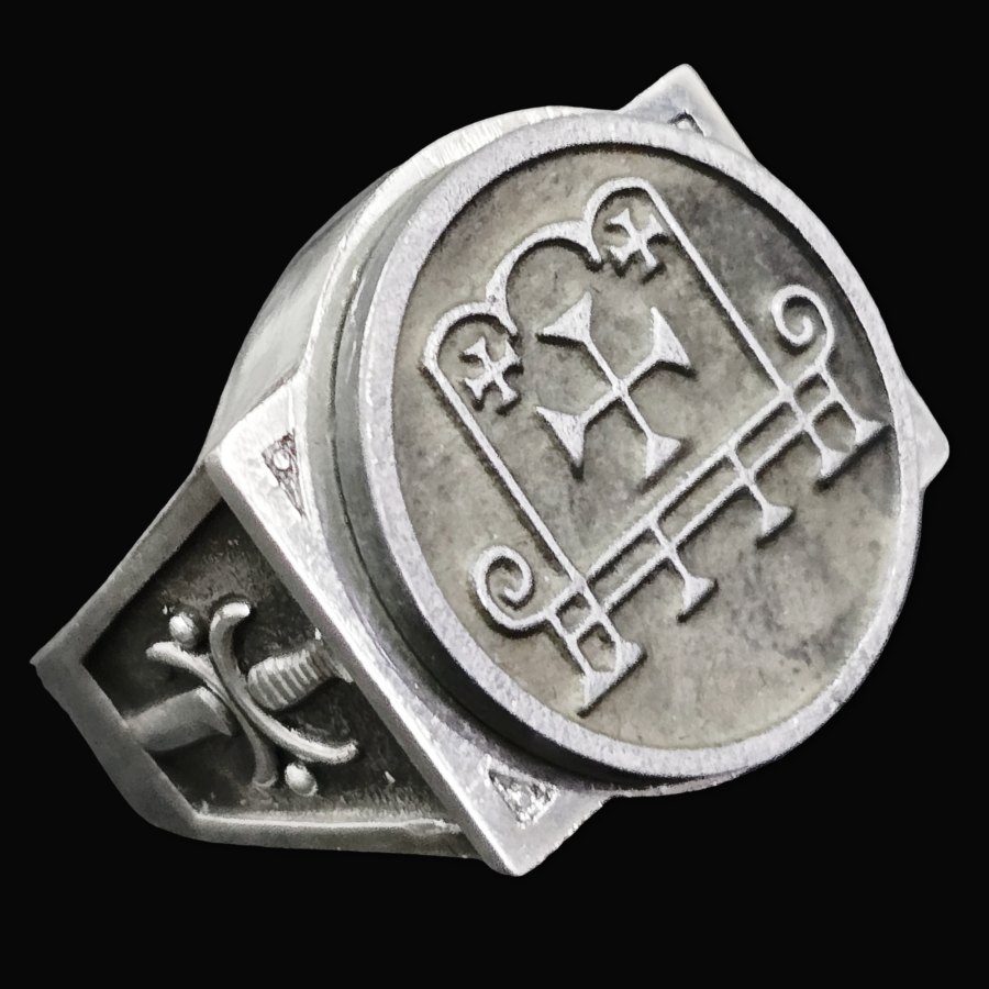 Anillo Demonio 8 Duque Barbatos 72 Demonios Clave menor de Salomón Goetia En Plata 2,2 cm x 1,8 cm 18 Gr Art 1786