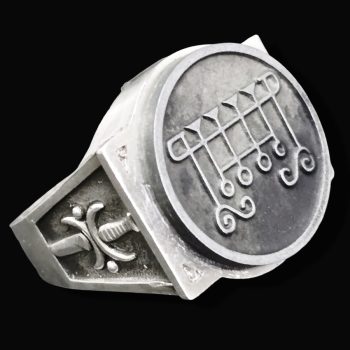 Anillo Demonio 11 DUQUE GUSION 72 Demonios Clave menor de Salomón Goetia En Plata 2,2 cm x 1,8 cm 18 Gr Art 1789