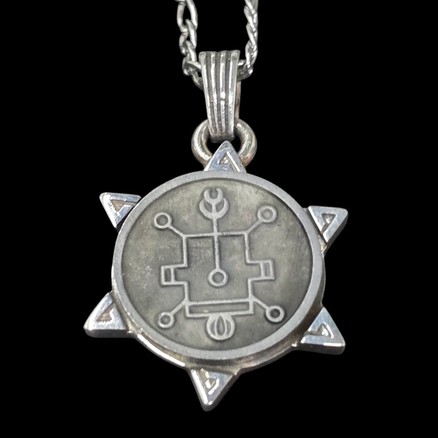 Dije Demonio 03 PRINCIPE VASSAGO y Sello secreto Salomón 72 Demonios Clave menor de Salomón Goetia En Plata 3 x 2,5 cm 12 Gr Art 1862