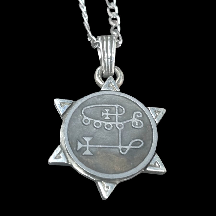 Dije Demonio 06 DUQUE VALEFOR y Sello secreto Salomón 72 Demonios Clave menor de Salomón Goetia En Plata 3 x 2,5 cm 12 Gr Art 1865