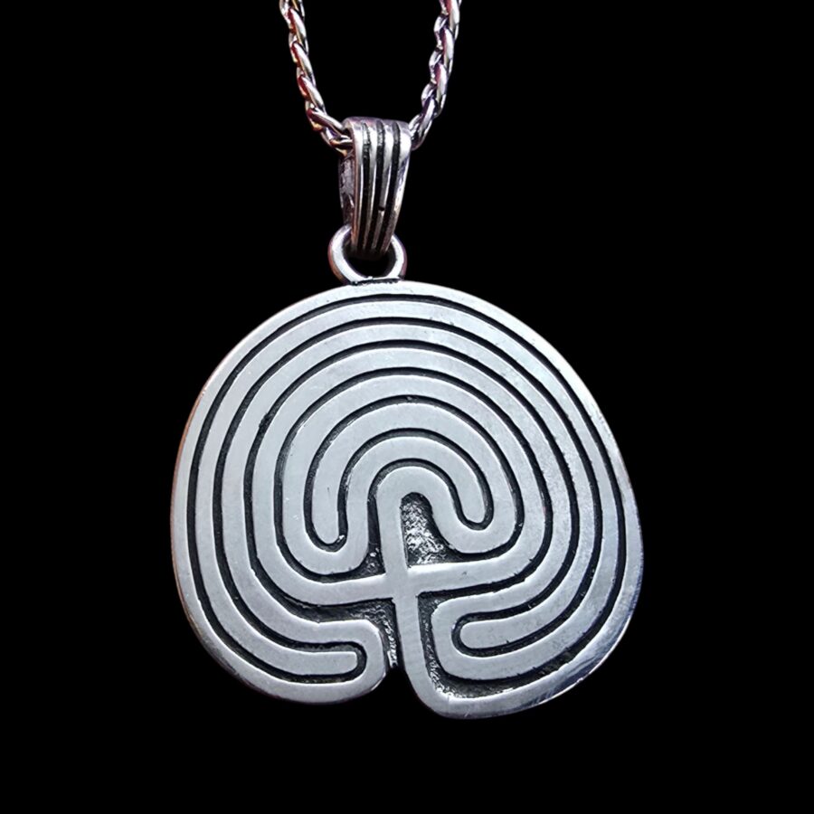 Dije Laberinto Celta en Plata 925 Amuleto de Viaje Espiritual y Sabiduria Interior Ciclos Naturales Joyeria Mistica Handmade - Imagen 6