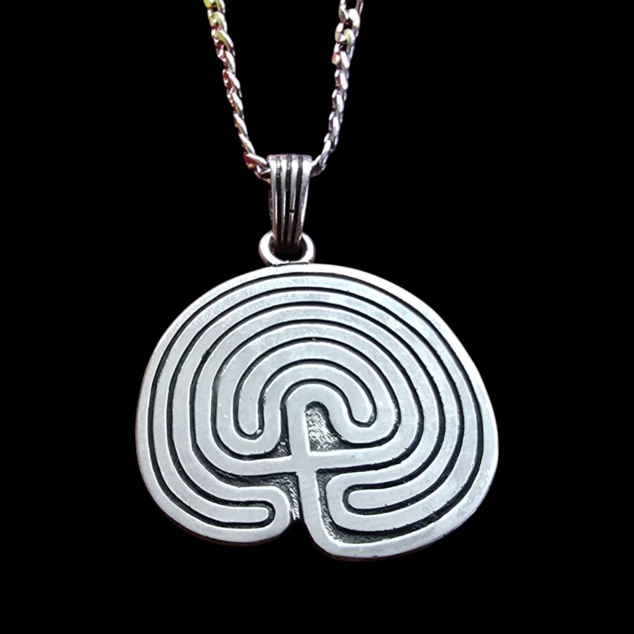 Dije Laberinto Celta en Plata 925 Amuleto de Viaje Espiritual y Sabiduria Interior Ciclos Naturales Joyeria Mistica Handmade - Imagen 5