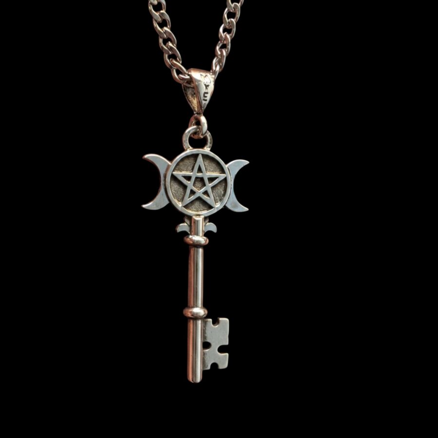 Dije Llave Wicca Triple Diosa en Plata 925 con pentáculo y nudo de bruja Amuleto de Protección y Magia Joyería Esotérica 4 cm 5 Gr - Imagen 3