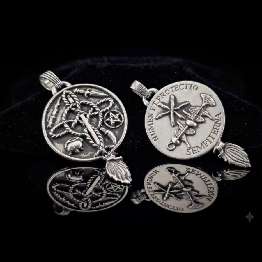 Dije Nudo de Bruja Sempiterna con pisada y escalera de bruja en Plata 925 (6 x 3 cm – 14 gr) Talismán de Protección y Poder